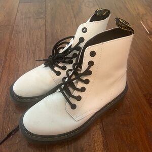 WORN ONCE Dr Marten White Lace-Up Boots